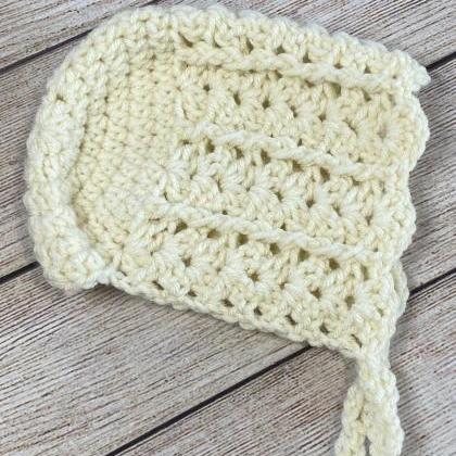 Baby Bonnet hats in crochet handmad..
